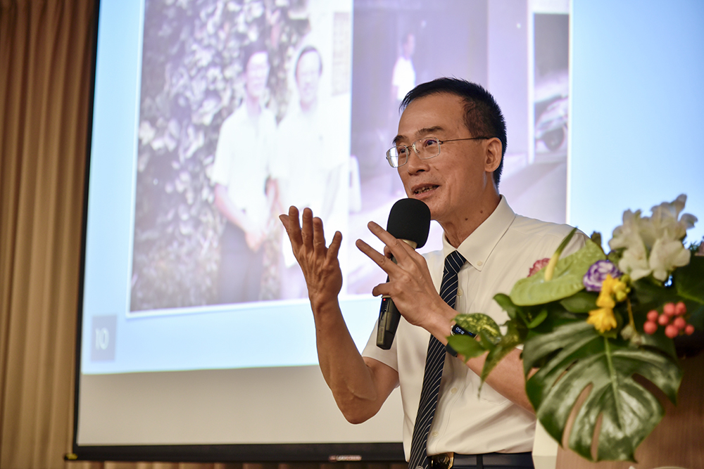 Weaving the Three Major Life Choices Starting from Reading